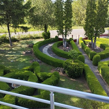 Guest House Vila Aleksa Bogutovac Luaran gambar